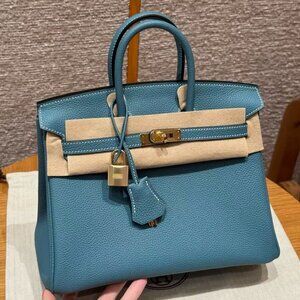 Classic Hermes Bag: A Stylish and Versatile Choice for Elegance